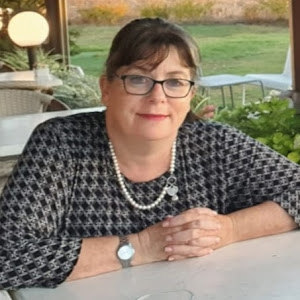 nikkiaharonian