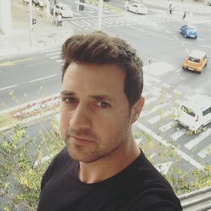 רומן